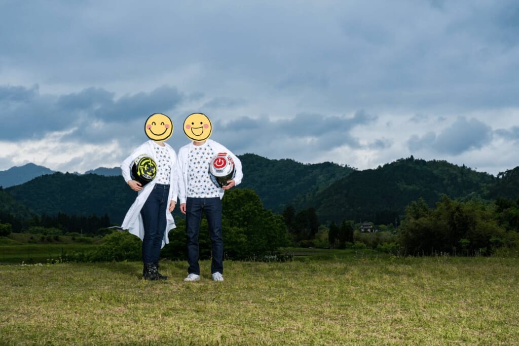 京都の美山でヘルメットを持って撮った前撮り